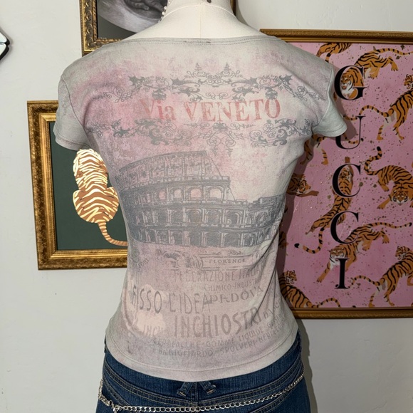 Graphic Print Women's Top - Picture 2 of 3